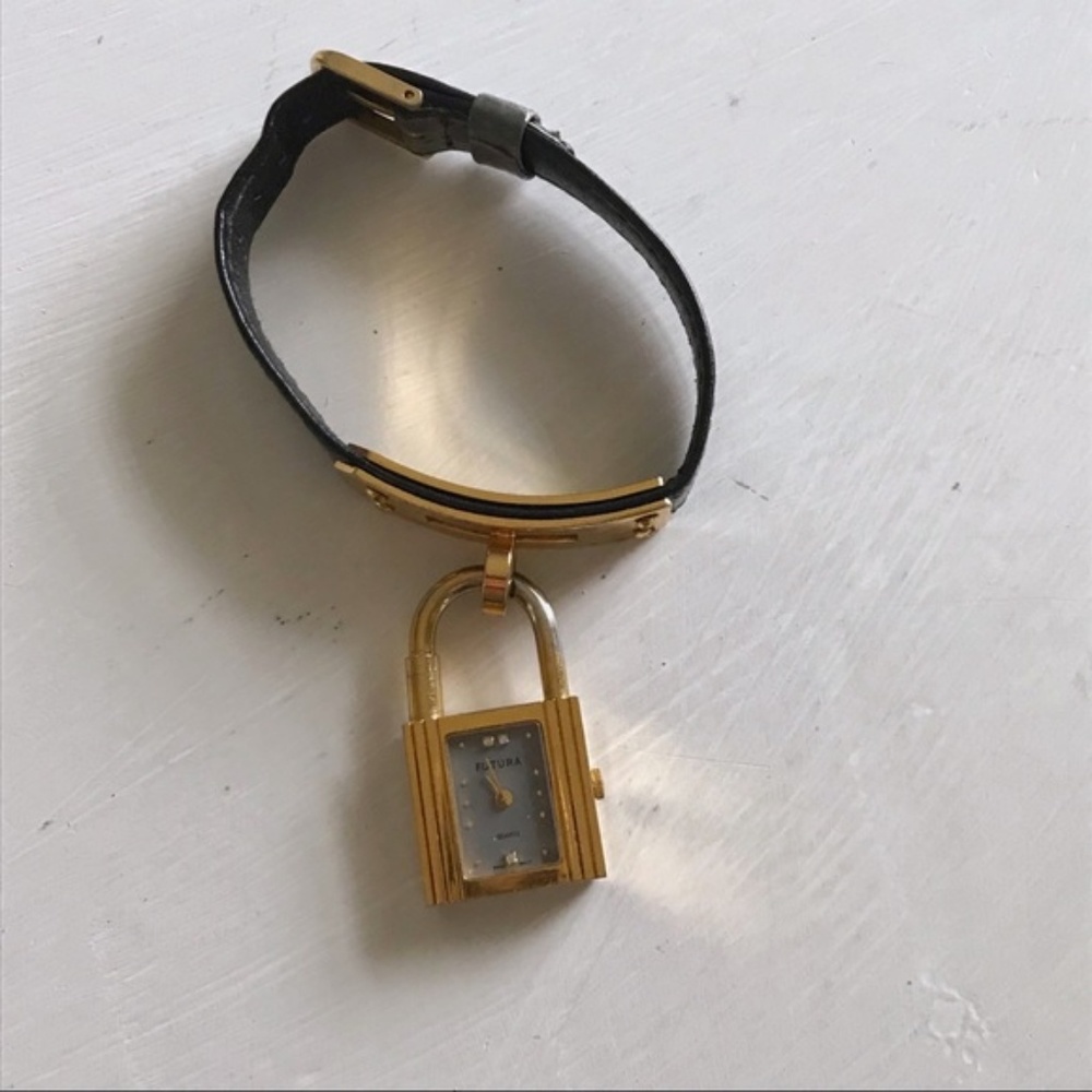 Futura gold lock watch